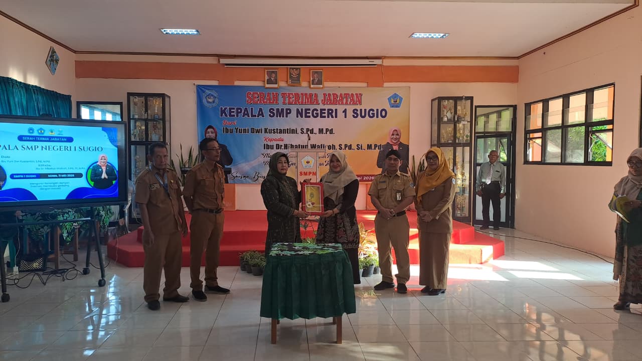 Estafet Kepemimpinan di SMP Negeri 1 Sugio, Dr. Hj. Hibatun Wafiroh Siap Wujudkan Sekolah Unggul dan Berkarakter