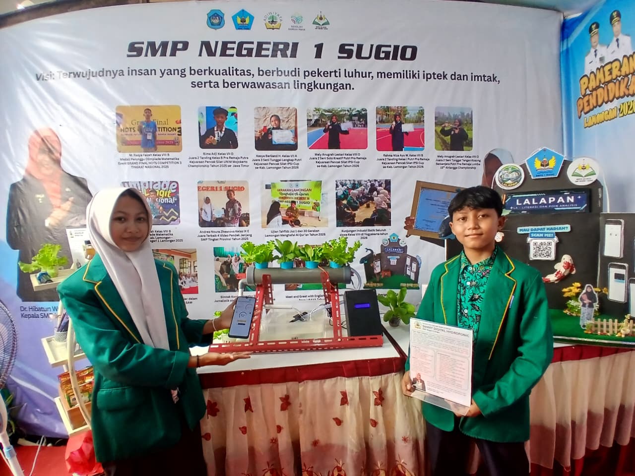 INOVASI SMART DIGITAL HYDROPONIC SMP NEGERI 1 SUGIO RAMAIKAN PAMERAN PENDIDIKAN LAMONGAN 2026