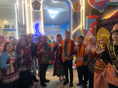TARIK PERHATIAN PENGUNJUNG, SMP NEGERI 1 SUGIO TAMPILKAN INOVASI LALAPAN DI PAMERAN PENDIDIKAN 2026
