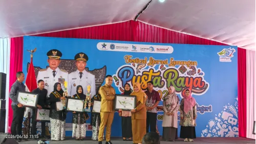 PERPUSTAKAAN "WIDYA SALAKSA" SMP NEGERI 1 SUGIO RAIH AKREDITASI A DARI PERPUSTAKAAN NASIONAL RI